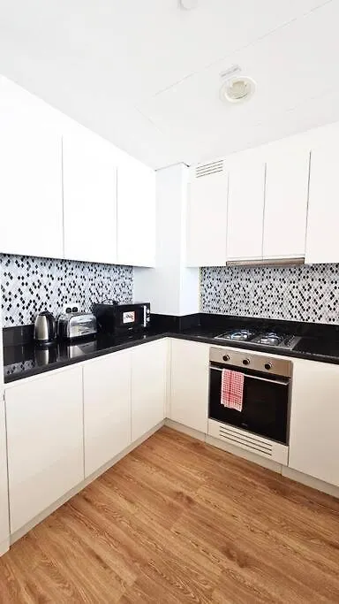 Luxury 2Br Midtown Apartment Dubai 0*,